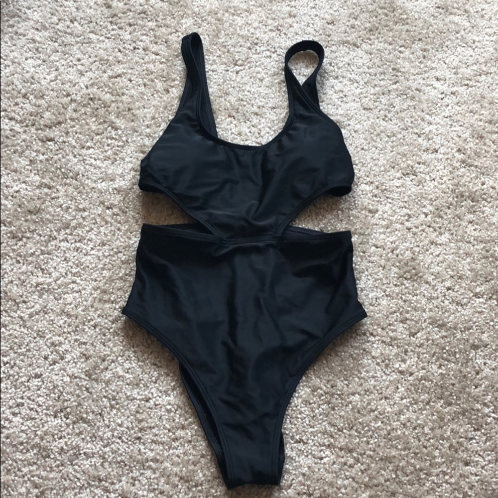One piece bathing suit